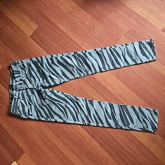 HUDSON Collin Skinny Jeans Grey Black Zebra Print Low-rise Flap Pocket, 27 NWOT - Picture 2 of 15